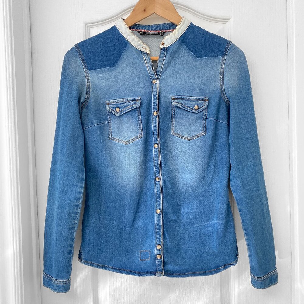 🎬✨Umbrella Academy - Zara Trafaluc Denim Button Down Shirt Light Wash Jacket S